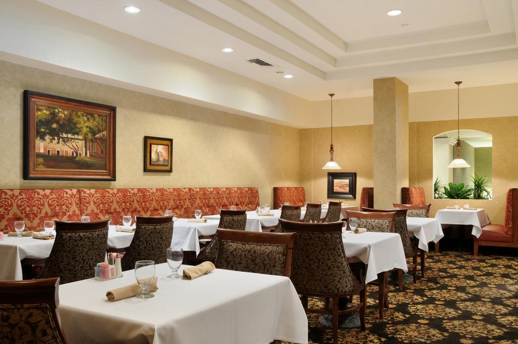 Ramada Plaza Hotel Columbus Étterem fotó