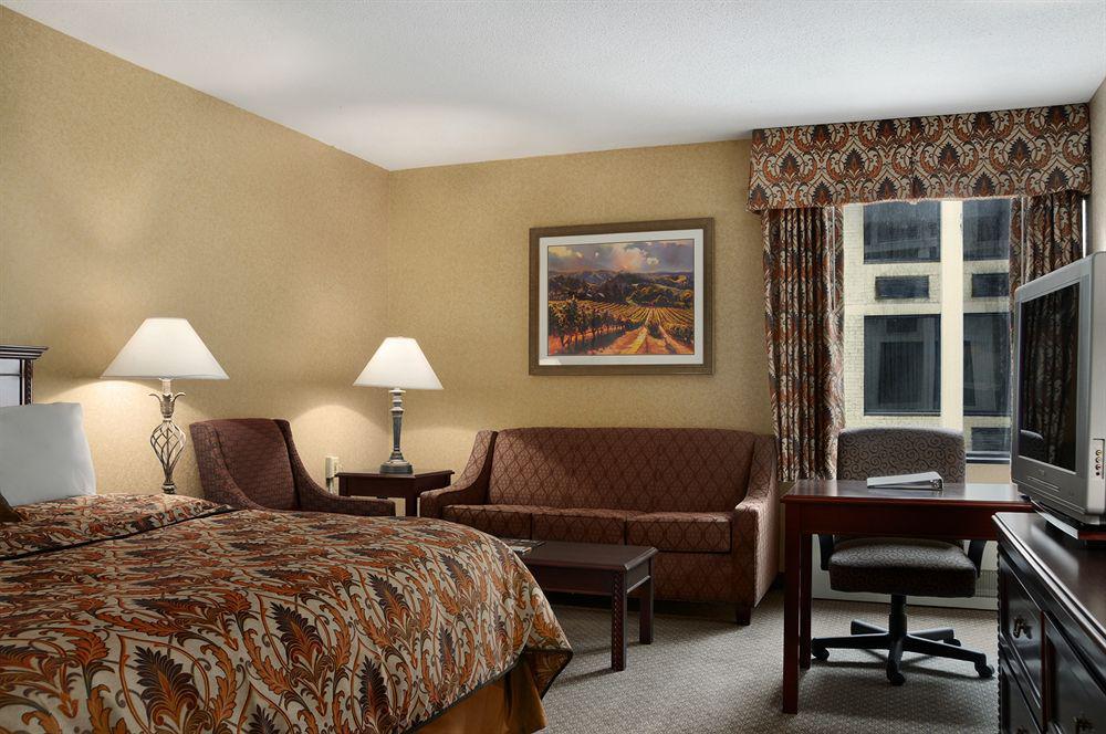 Ramada Plaza Hotel Columbus Szoba fotó
